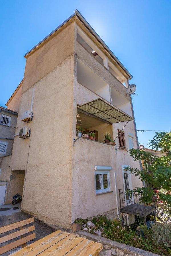 Private Accommodation Stara Baška Exterior foto
